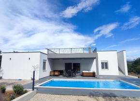 Villa Tempest with Private Pool and Jacuzzi